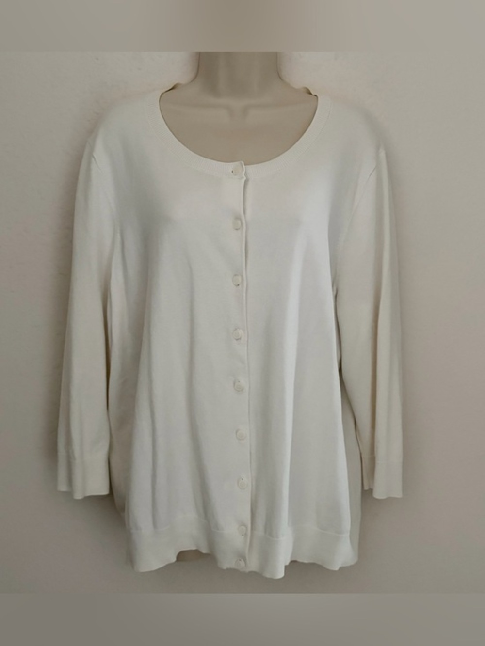 Women's Light Cream Button Front 3/4 Sleeve Cardigan Sweater